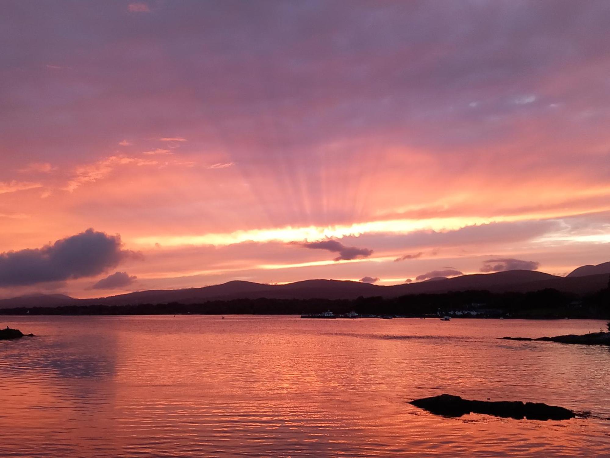 Watersedge Seaviews Hotel Kenmare Bagian luar foto