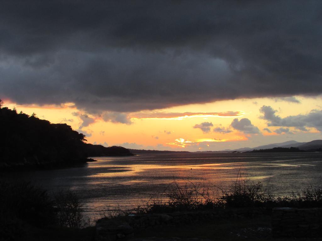 Watersedge Seaviews Hotel Kenmare Bagian luar foto