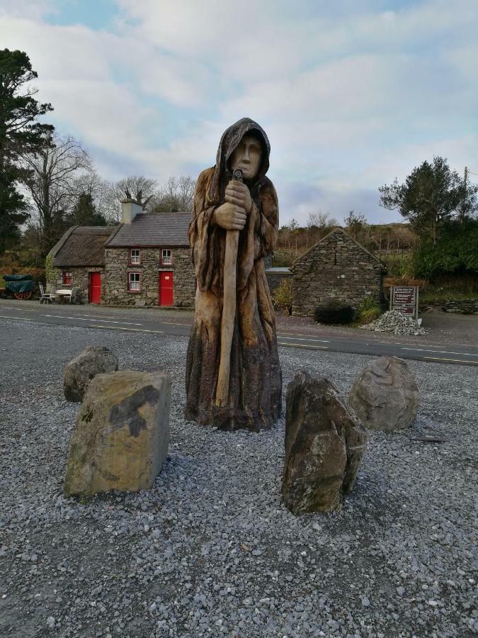 Watersedge Seaviews Hotel Kenmare Bagian luar foto